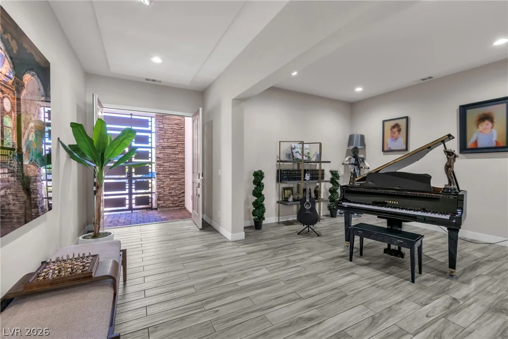 8233 Sweetwater Creek, Las Vegas, NV 89113