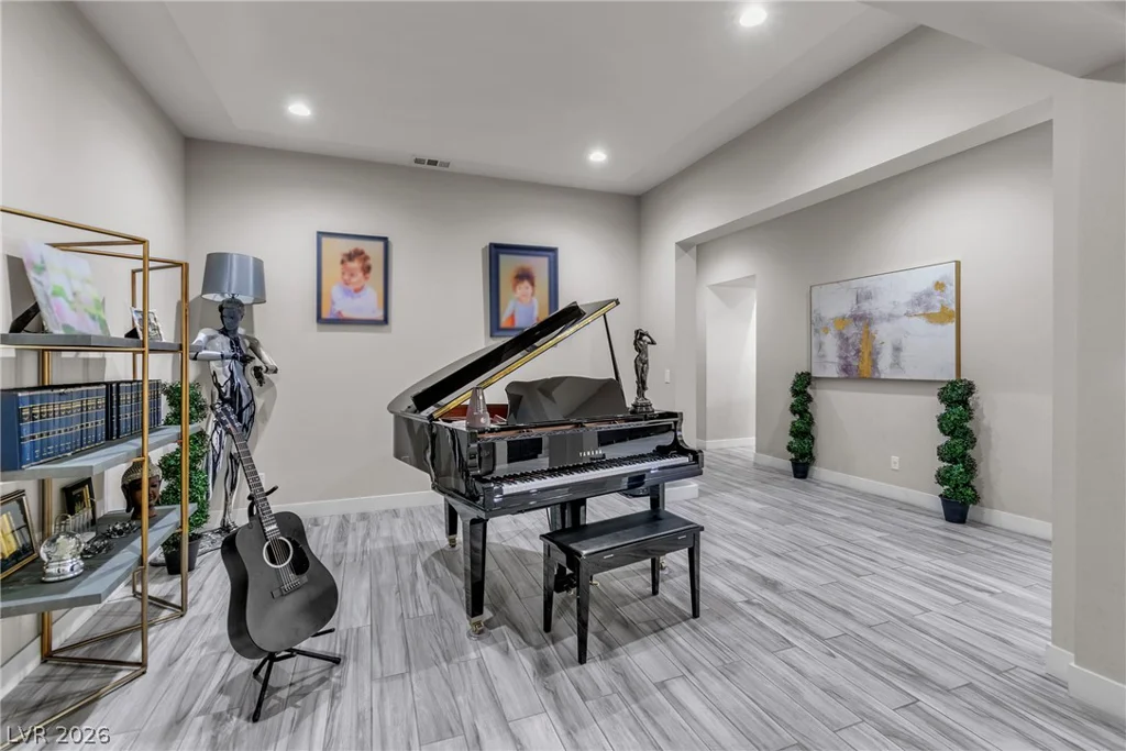 8233 Sweetwater Creek, Las Vegas, NV 89113