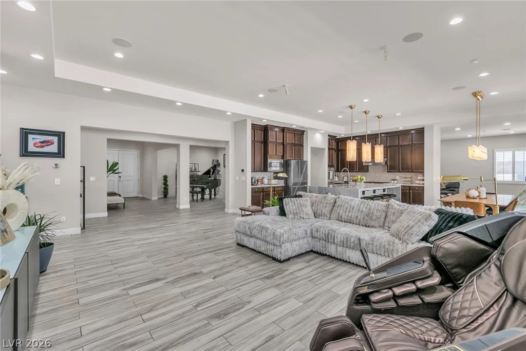 8233 Sweetwater Creek, Las Vegas, NV 89113