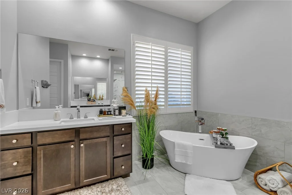 8233 Sweetwater Creek, Las Vegas, NV 89113