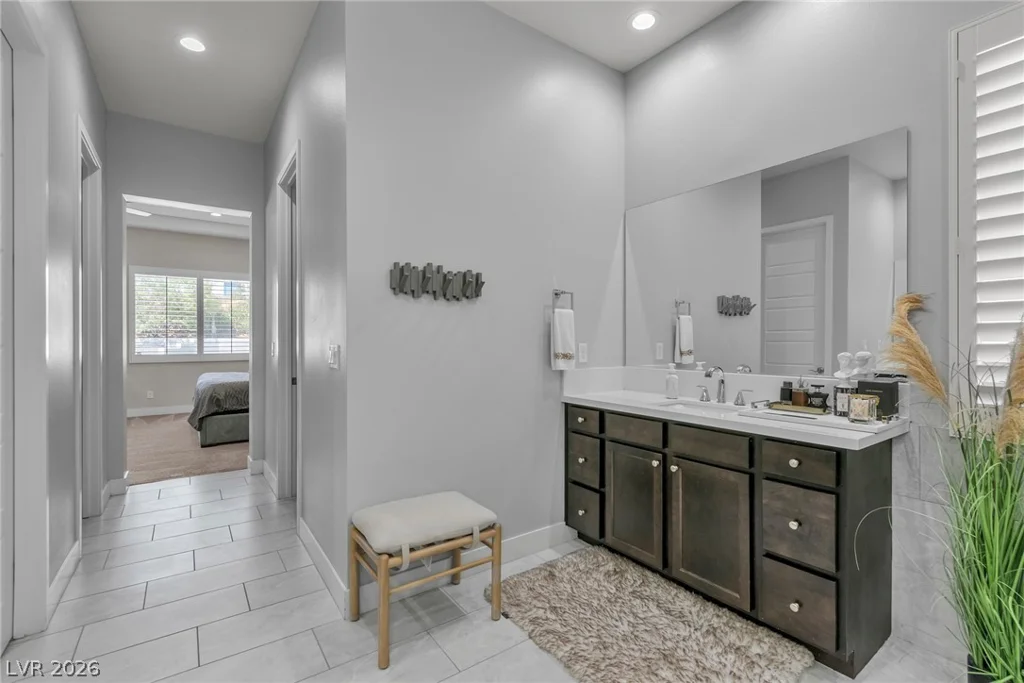 8233 Sweetwater Creek, Las Vegas, NV 89113