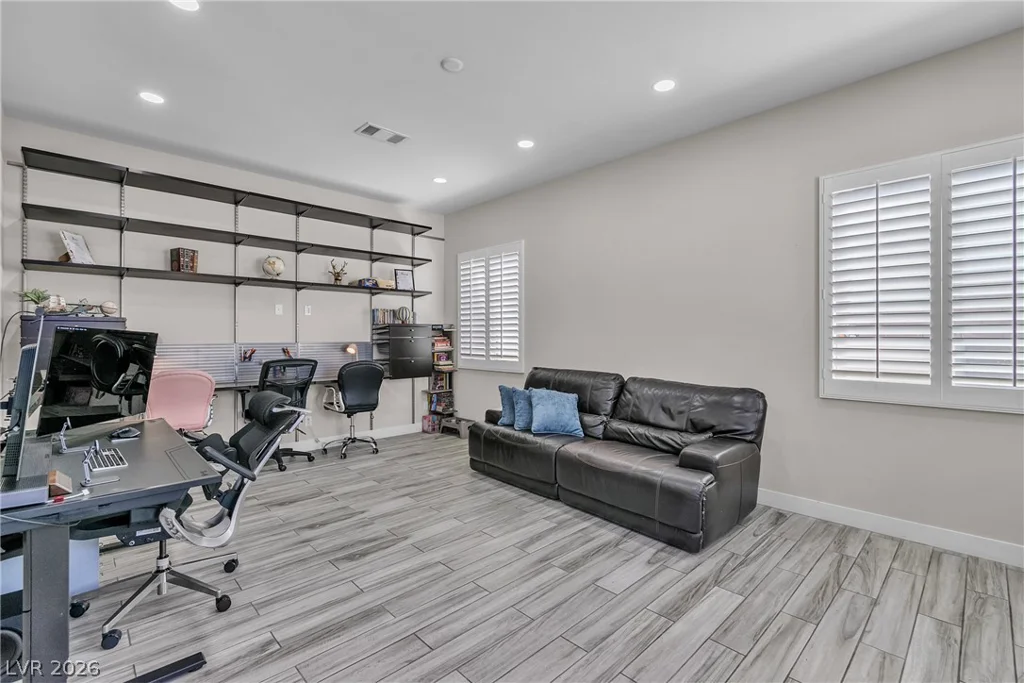 8233 Sweetwater Creek, Las Vegas, NV 89113