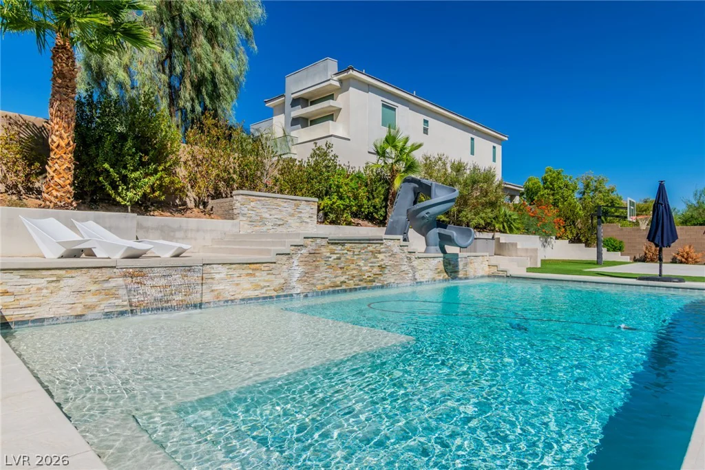 8233 Sweetwater Creek, Las Vegas, NV 89113