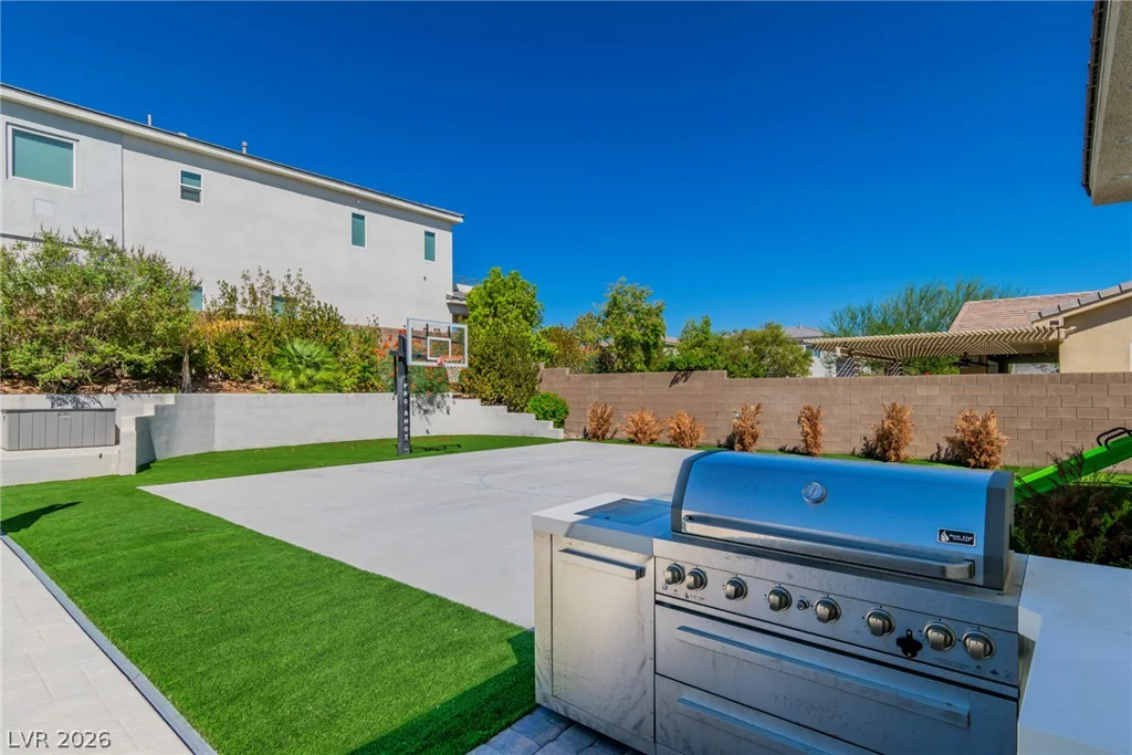 8233 Sweetwater Creek, Las Vegas, NV 89113