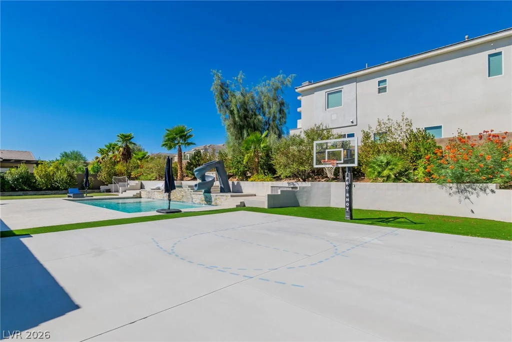 8233 Sweetwater Creek, Las Vegas, NV 89113