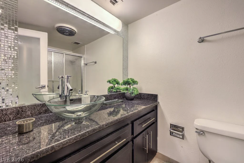 205 Harmon, Las Vegas, NV 89169