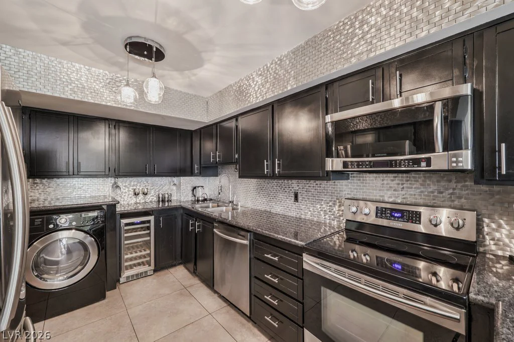 205 Harmon, Las Vegas, NV 89169