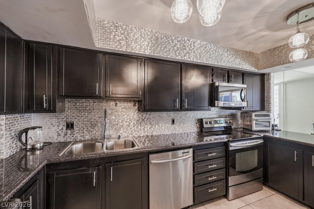 205 Harmon, Las Vegas, NV 89169