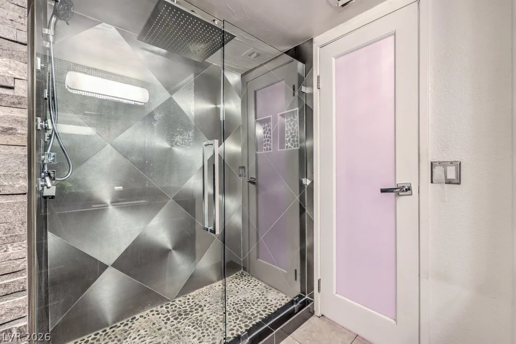 205 Harmon, Las Vegas, NV 89169