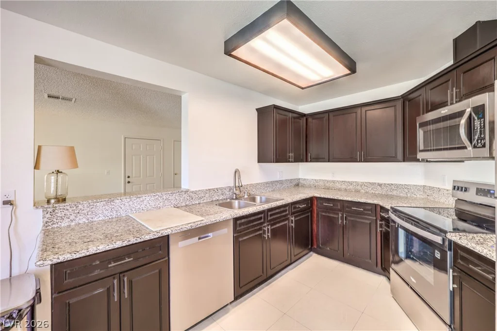 5181 Pioneer, Las Vegas, NV 89146