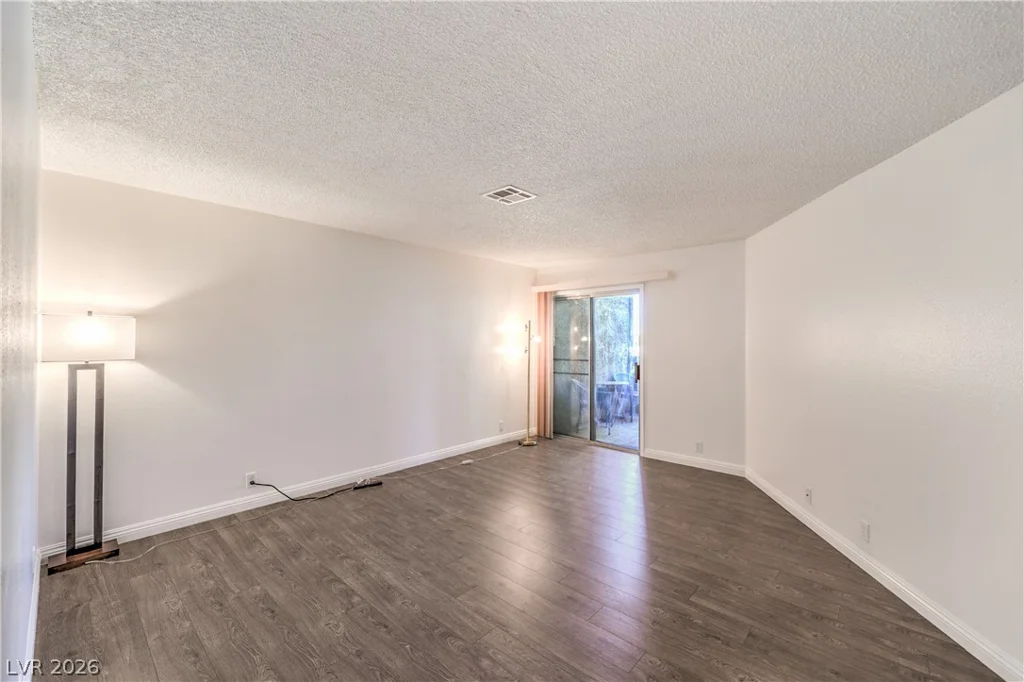 5181 Pioneer, Las Vegas, NV 89146