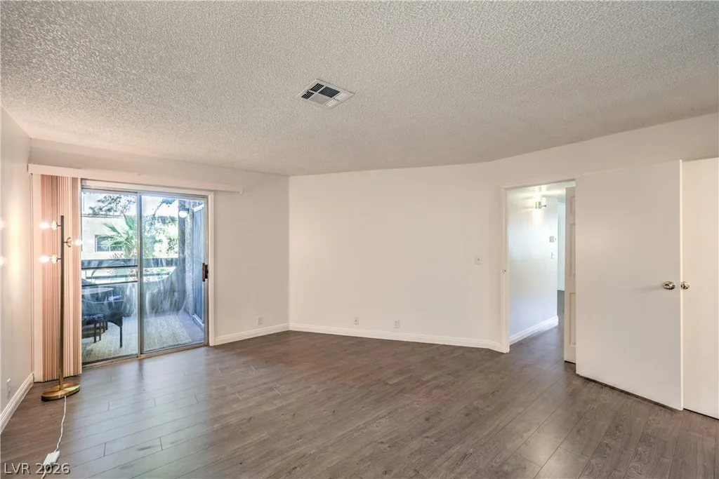 5181 Pioneer, Las Vegas, NV 89146
