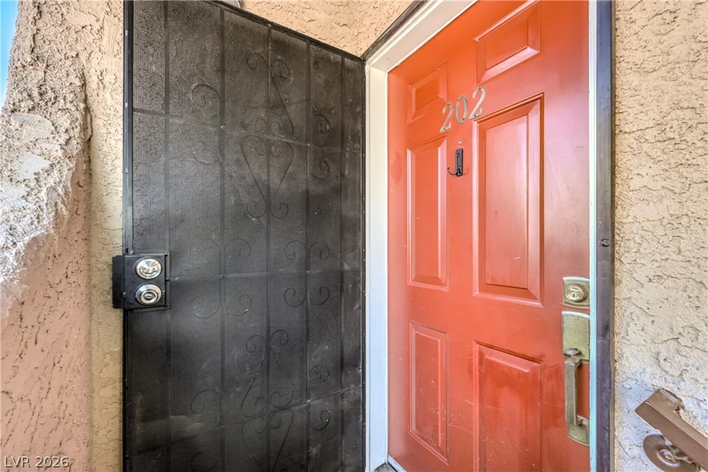 5181 Pioneer, Las Vegas, NV 89146