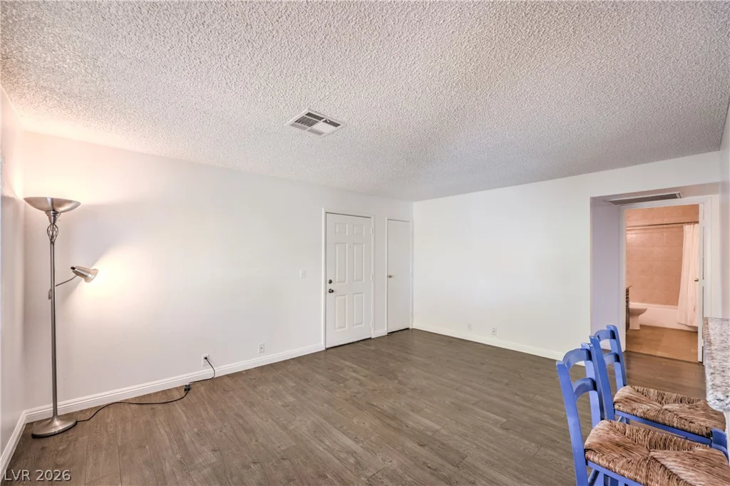 5181 Pioneer, Las Vegas, NV 89146