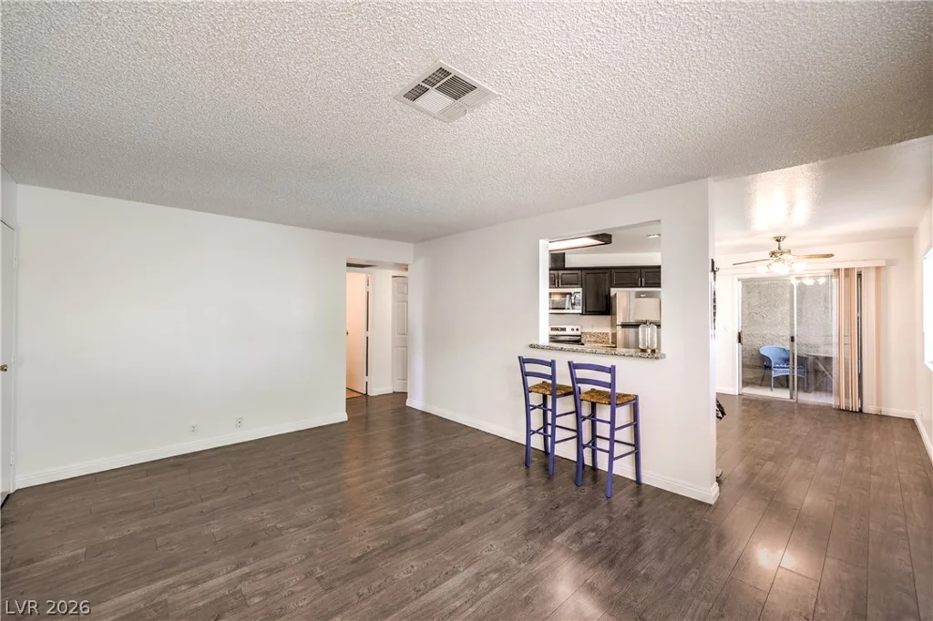 5181 Pioneer, Las Vegas, NV 89146