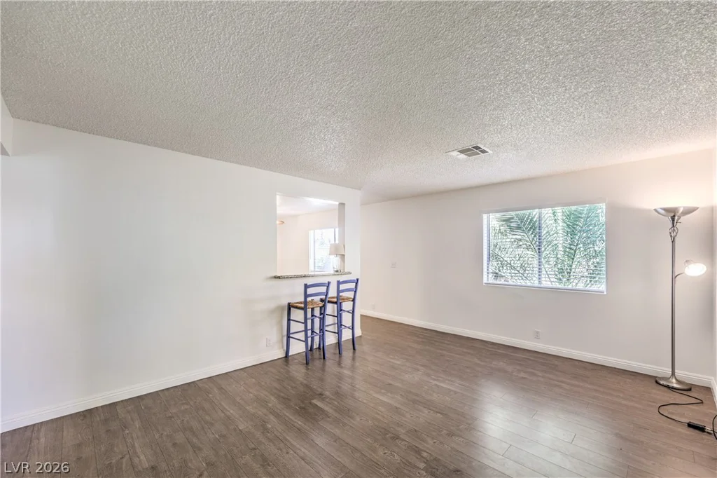 5181 Pioneer, Las Vegas, NV 89146