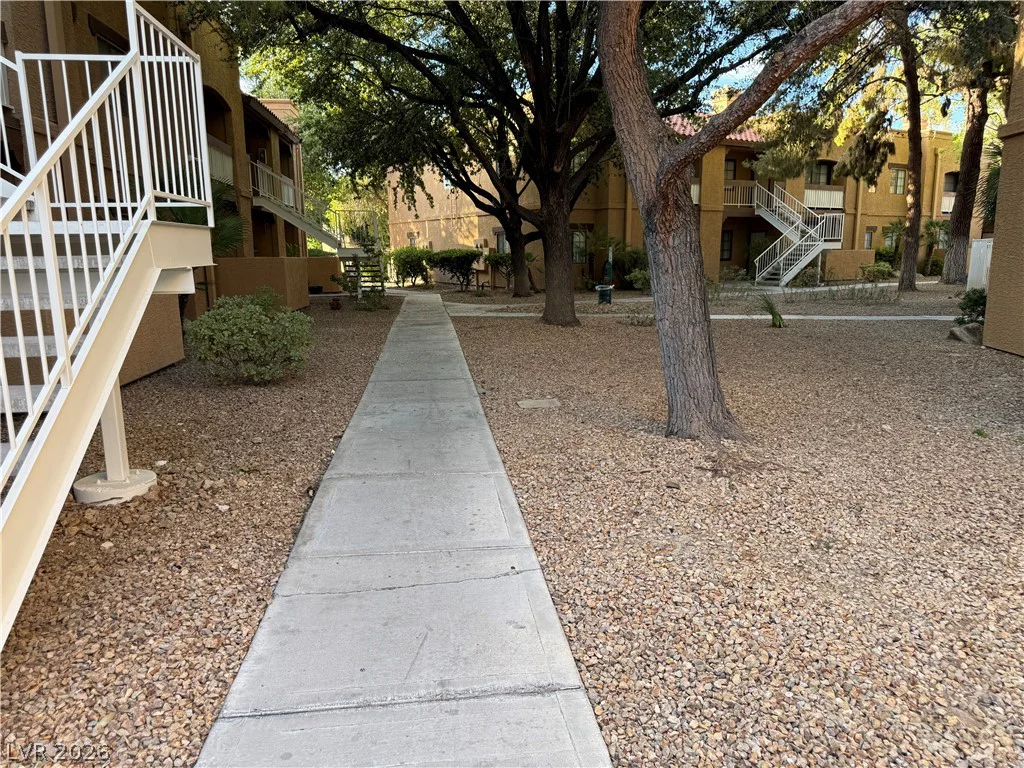 5126 Jones, Las Vegas, NV 89118