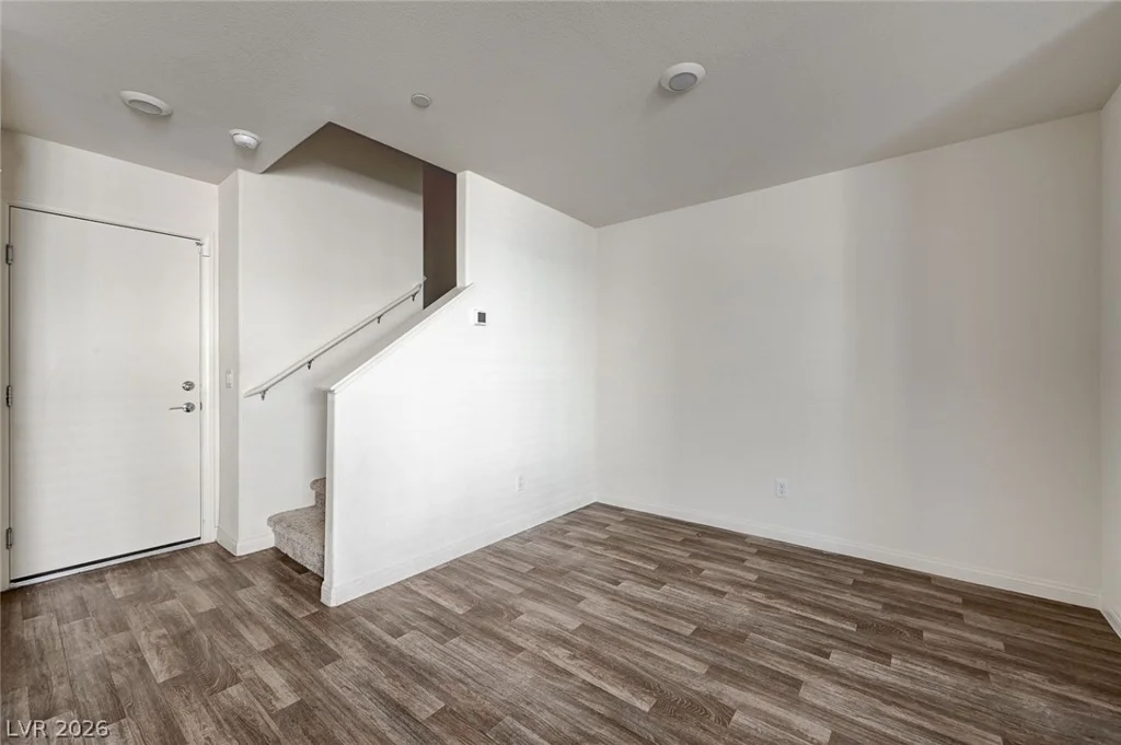 2960 Fire Cracker Red, Las Vegas, NV 89122