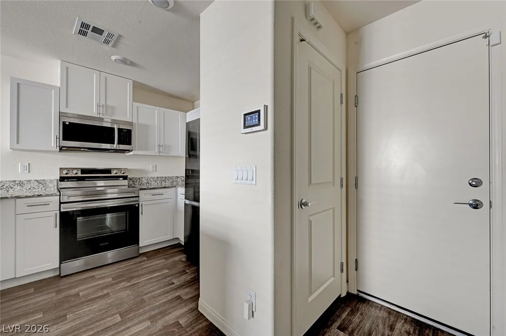 2960 Fire Cracker Red, Las Vegas, NV 89122