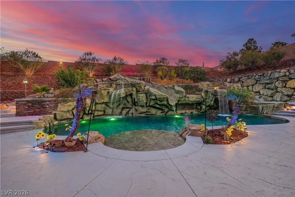 733 Smokey Mountain, Henderson, NV 89012