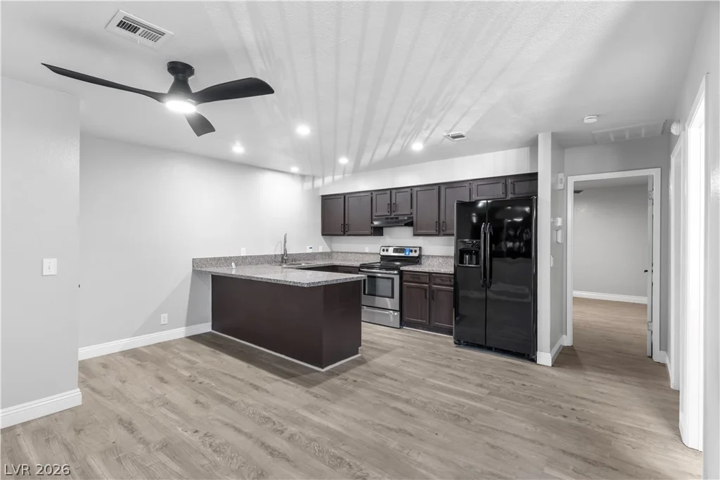 881 Mantis, Las Vegas, NV 89110