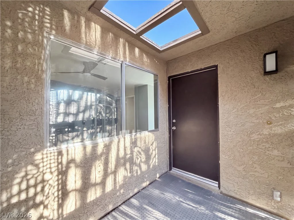 881 Mantis, Las Vegas, NV 89110