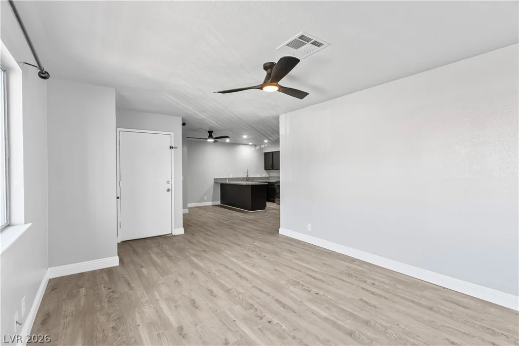 881 Mantis, Las Vegas, NV 89110