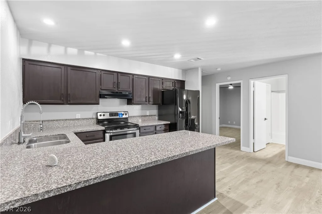 881 Mantis, Las Vegas, NV 89110
