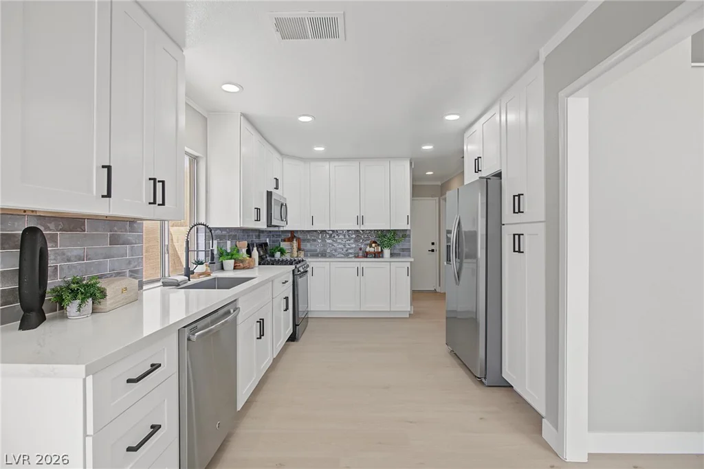 1715 Dynasty, Las Vegas, NV 89119