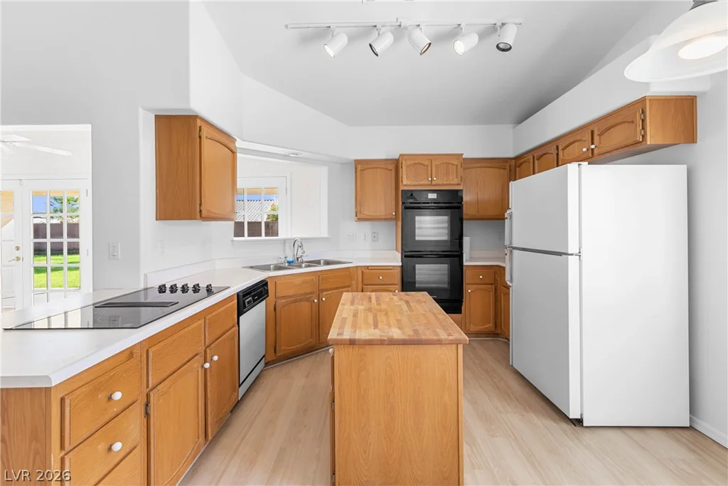 3616 Fox Glen, Las Vegas, NV 89108