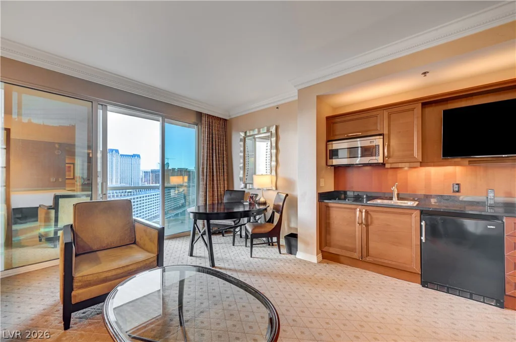125 Harmon, Las Vegas, NV 89109