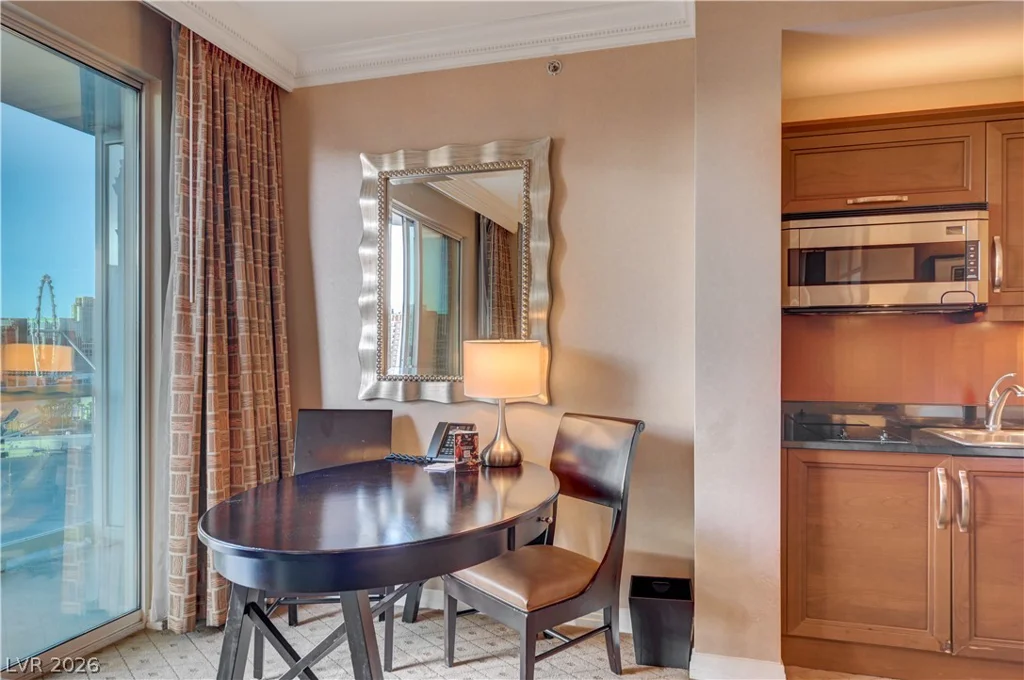 125 Harmon, Las Vegas, NV 89109