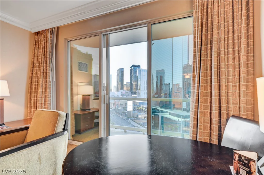 125 Harmon, Las Vegas, NV 89109