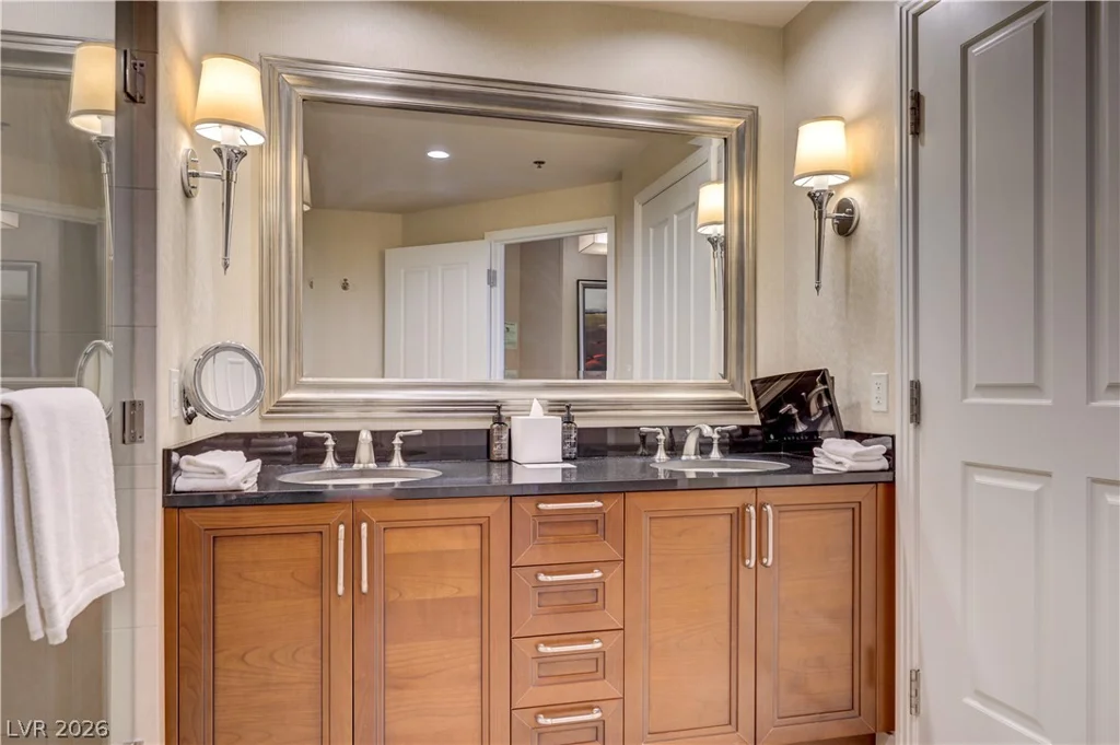 125 Harmon, Las Vegas, NV 89109