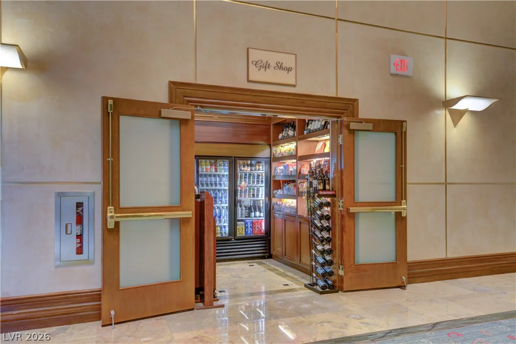 125 Harmon, Las Vegas, NV 89109