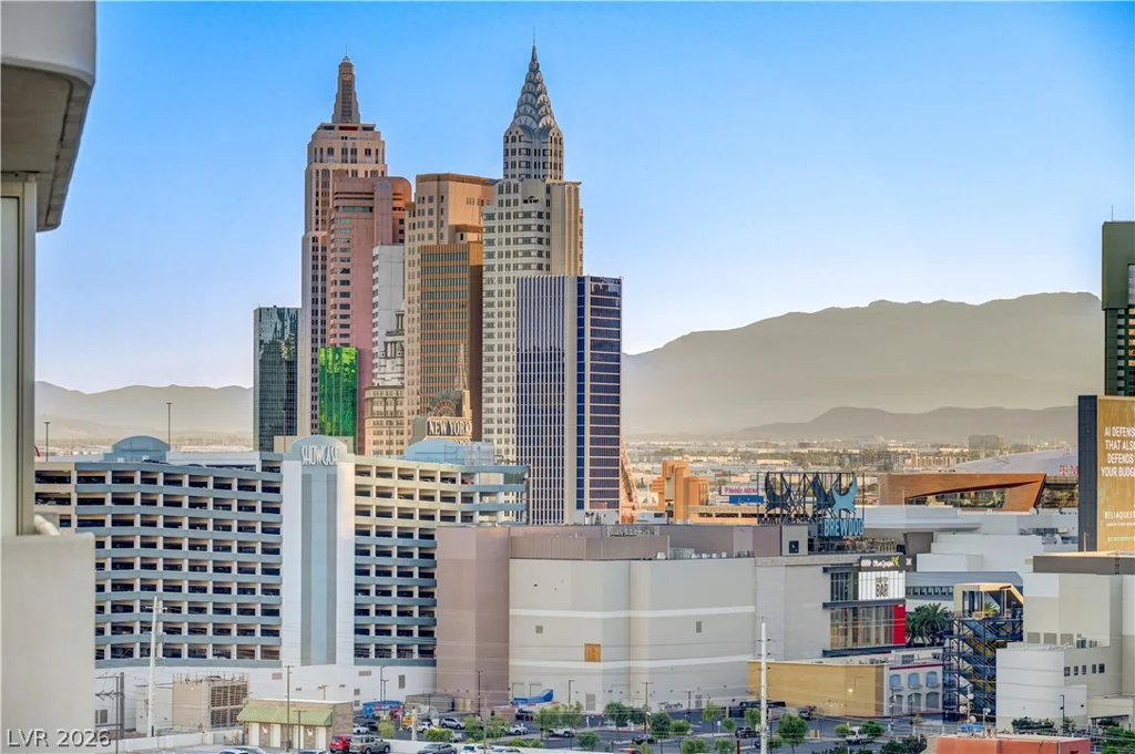 125 Harmon, Las Vegas, NV 89109
