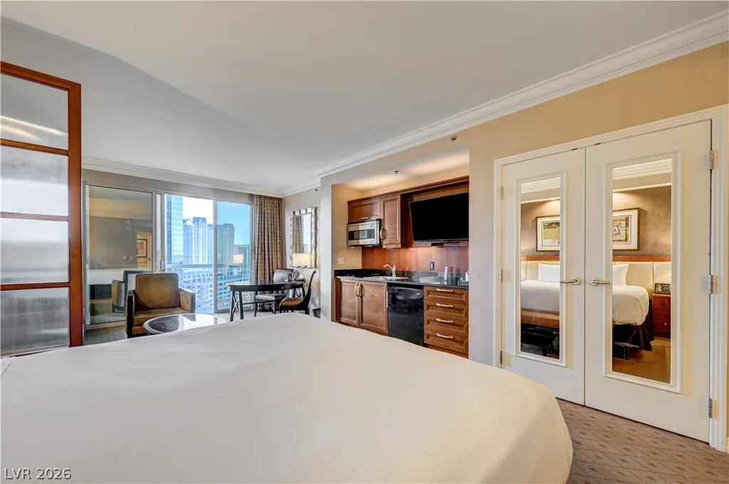125 Harmon, Las Vegas, NV 89109