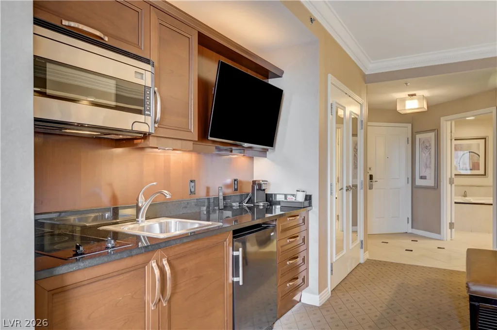 125 Harmon, Las Vegas, NV 89109