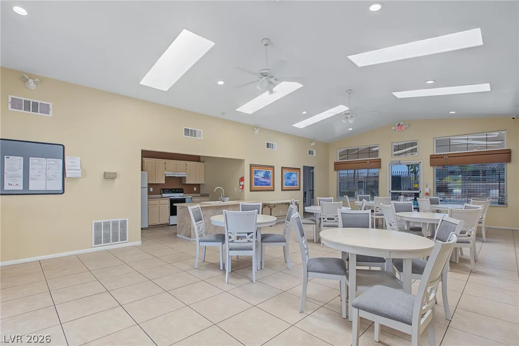 10112 Tumbling Tree, Las Vegas, NV 89183
