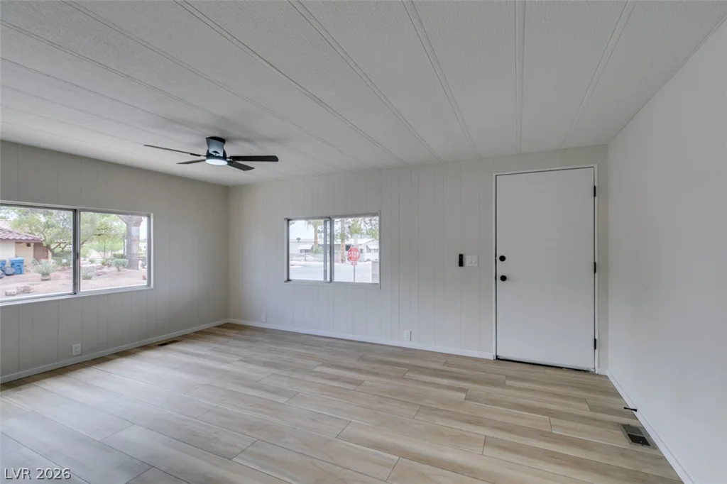3579 Isle Royale, Las Vegas, NV 89122