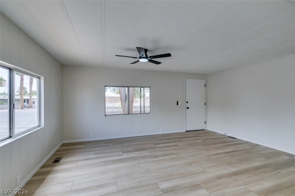 3579 Isle Royale, Las Vegas, NV 89122
