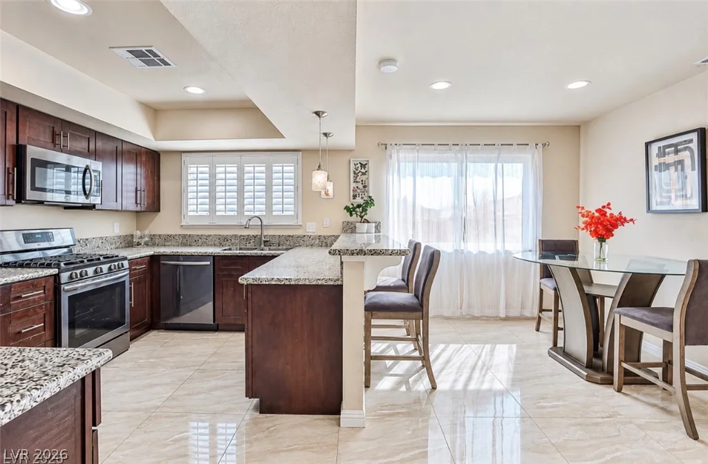 5323 Holbrook, Las Vegas, NV 89103