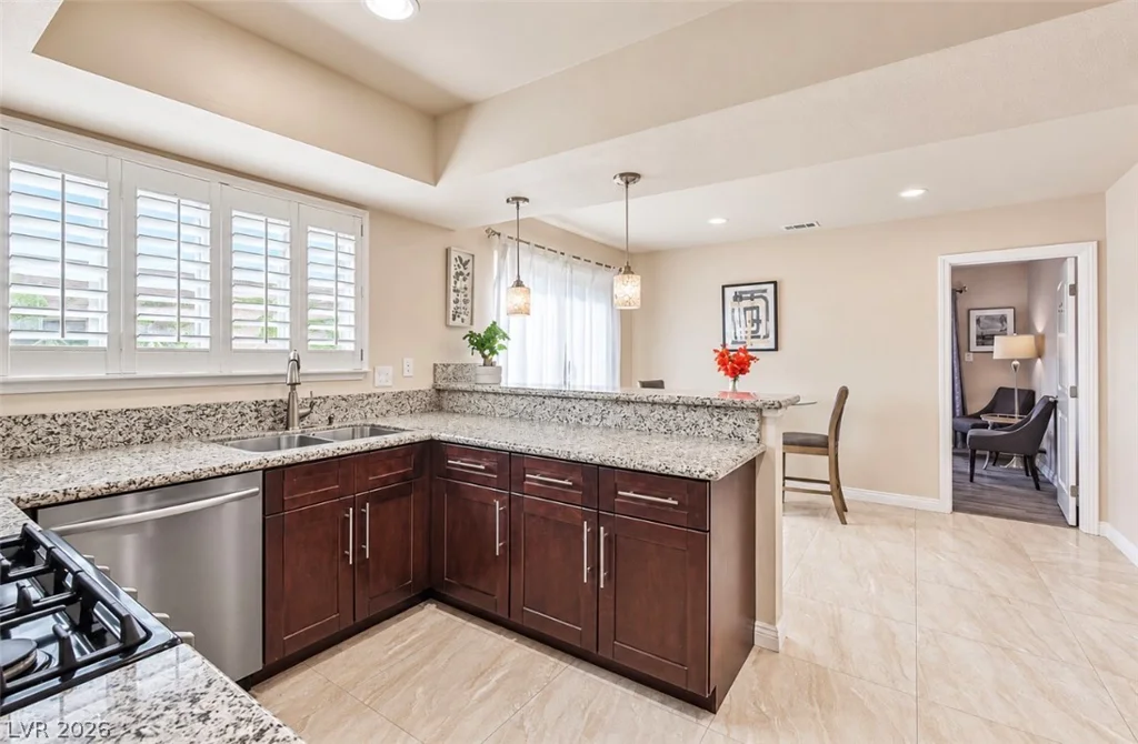 5323 Holbrook, Las Vegas, NV 89103