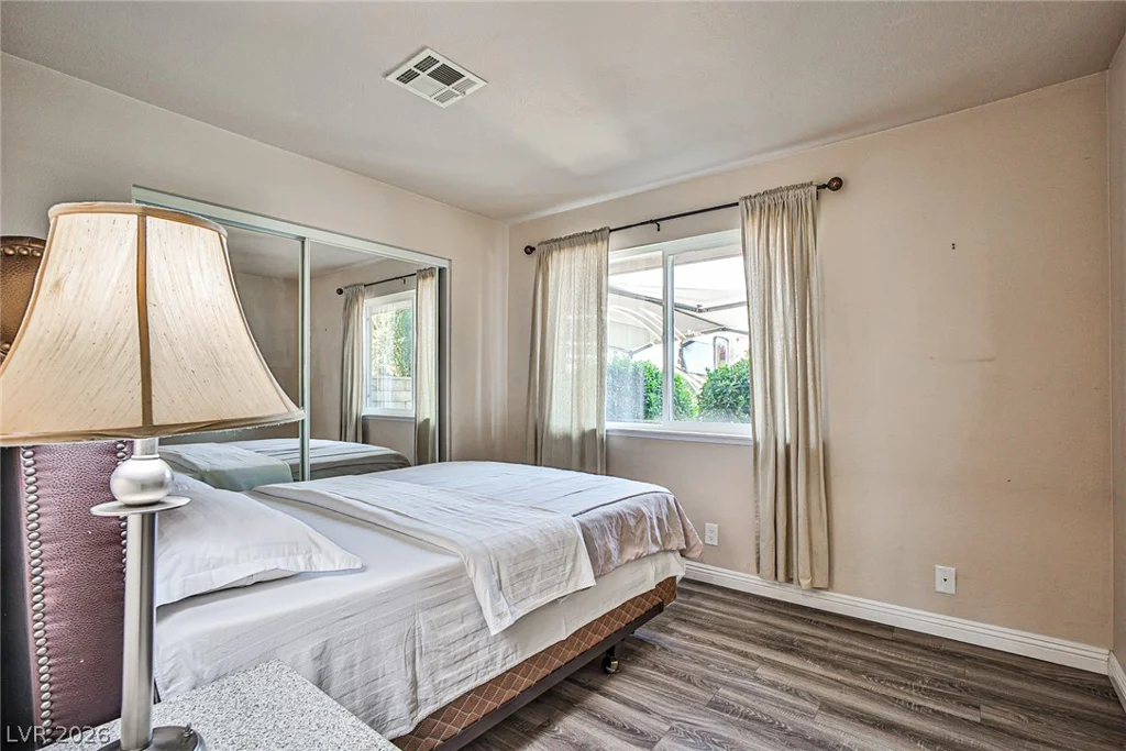 5323 Holbrook, Las Vegas, NV 89103