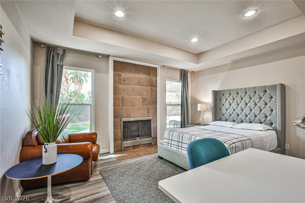 5323 Holbrook, Las Vegas, NV 89103