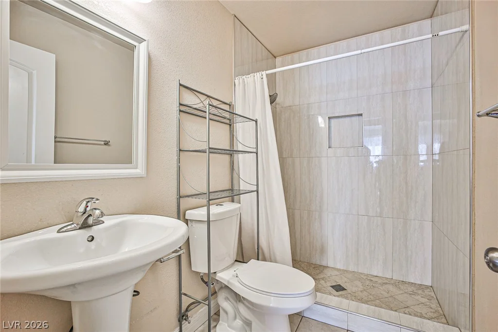 5323 Holbrook, Las Vegas, NV 89103
