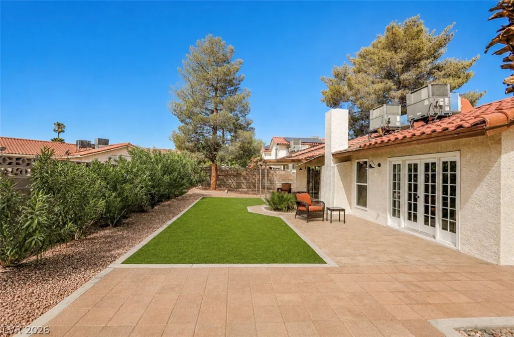 5323 Holbrook, Las Vegas, NV 89103