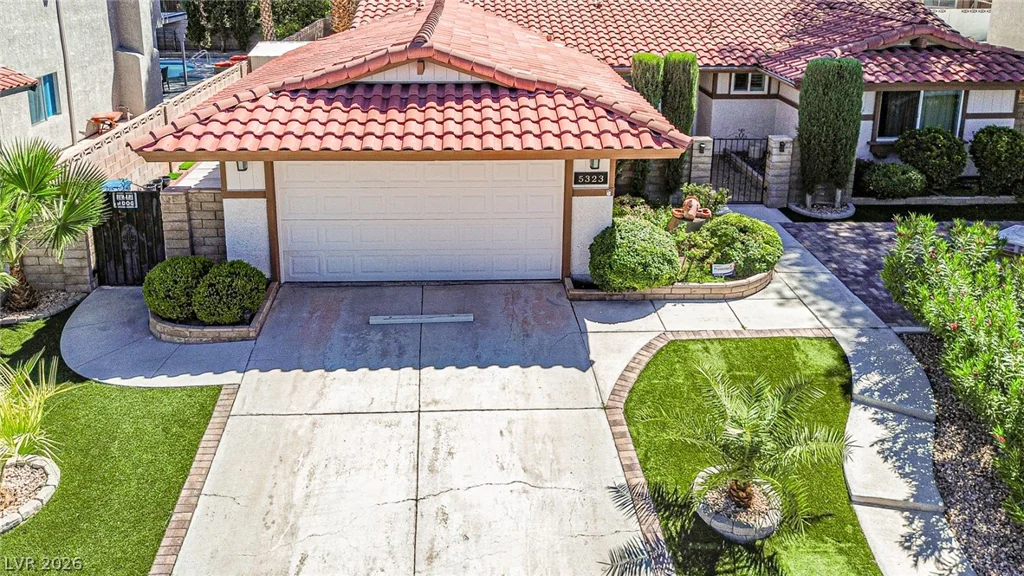 5323 Holbrook, Las Vegas, NV 89103