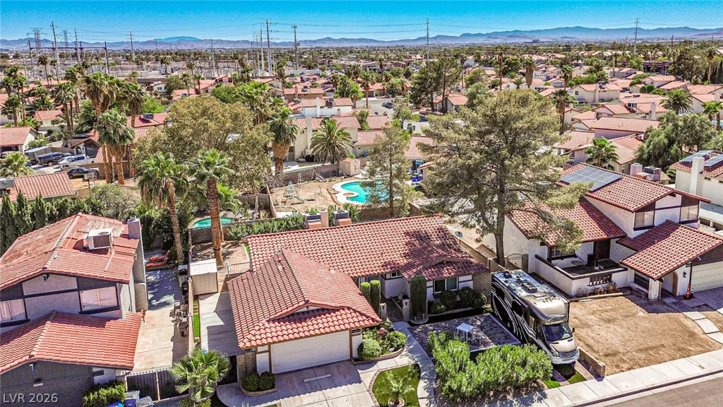 5323 Holbrook, Las Vegas, NV 89103