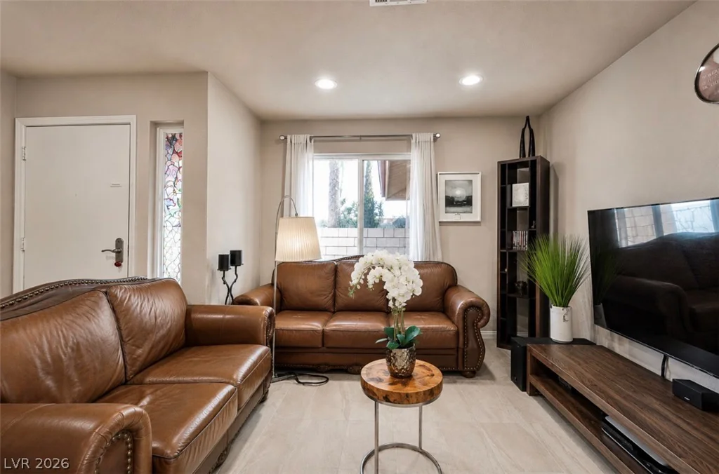 5323 Holbrook, Las Vegas, NV 89103